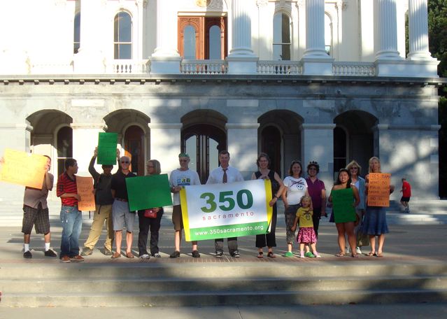 350 Sacramento volunteers at the Capitol